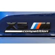 Kép 5/5 - Gyári BMW F95 G05 "X5M Competition" fekete - színes csomagtartó felirat 51148096408