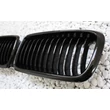 Kép 3/3 - BMW E38 limousine 1994-2001 facelift stílusú lakkozott fekete vese