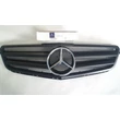 Mercedes Benz W204 matt fekete hűtőrács C63 AMG stílusban