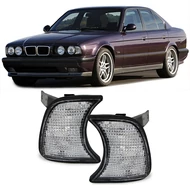 BMW E34 limousine touring fehér búrás első index pár