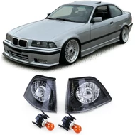BMW E36 coupe cabrio átlátszó búrás fekete hátterű első index pár