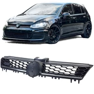 VW Volkswagen Golf VII GTI stílusú lakkozott fényes fekete hűtőrács króm csíkkal (emblématartós)