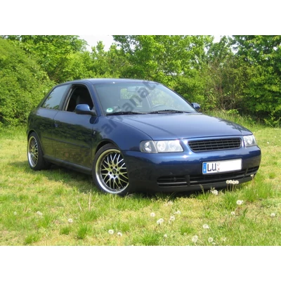 AUDI A3 8L 1996-2000 fényes fekete hűtőrács
