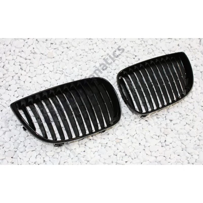 BMW E81 E87 fényes lakkozott fekete vese pár