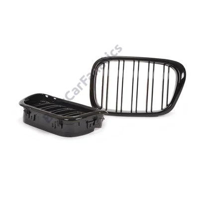BMW E39 1995-2003 lakkozott fekete M4 stílusú vese