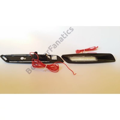 BMW F10 style LED-es oldalindex fehér menetfény funkcióval, fekete-átlátszó