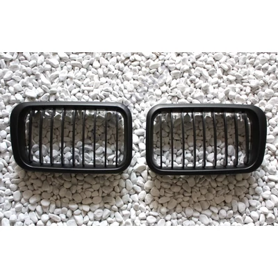 BMW E36 1990-1995 facelift előtti matt fekete facelift stílusú vese