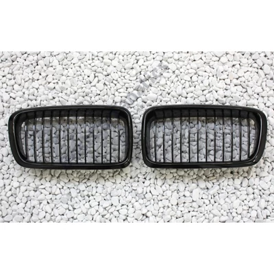 BMW E38 limousine 1994-2001 facelift stílusú lakkozott fekete vese