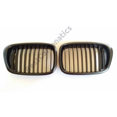 BMW E39 1995-2003 facelift utáni stílusú matt fekete vese
