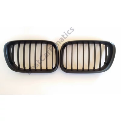BMW E53 X5 1999-2003 facelift előtti matt fekete vese