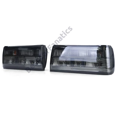 BMW E30 facelift limousine touring cabrio fekete füst kristály burás hátsó lámpa pár