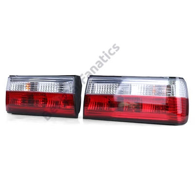 BMW E30 facelift limousine touring cabrio piros fehér kristály burás hátsó lámpa pár