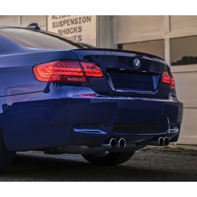 BMW E92 2006-2010 piros fehér LCI optikás átlátszó burás Lightbar LED-es hátsó lámpa pár