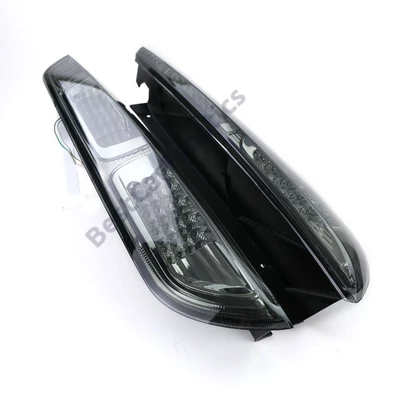 FORD Focus II Ferdehátú 2004-2007 fekete füst búrás LED-es hátsó lámpa pár