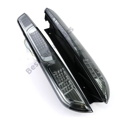 FORD Focus II Ferdehátú 2004-2007 fekete füst búrás LED-es hátsó lámpa pár