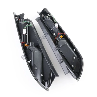 FORD Focus II Ferdehátú 2004-2007 fekete füst búrás LED-es hátsó lámpa pár