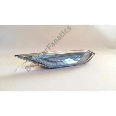 Porsche Cayenne (2010-től) LED-es oldalindex fehér menetfény funkcióval