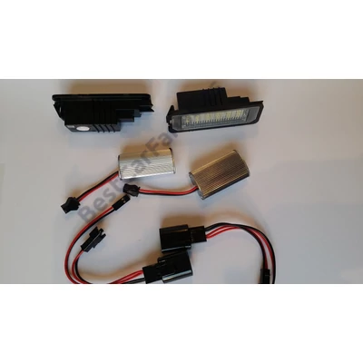 Skoda Superb limousine fehér SMD LED rendszámtábla világítás