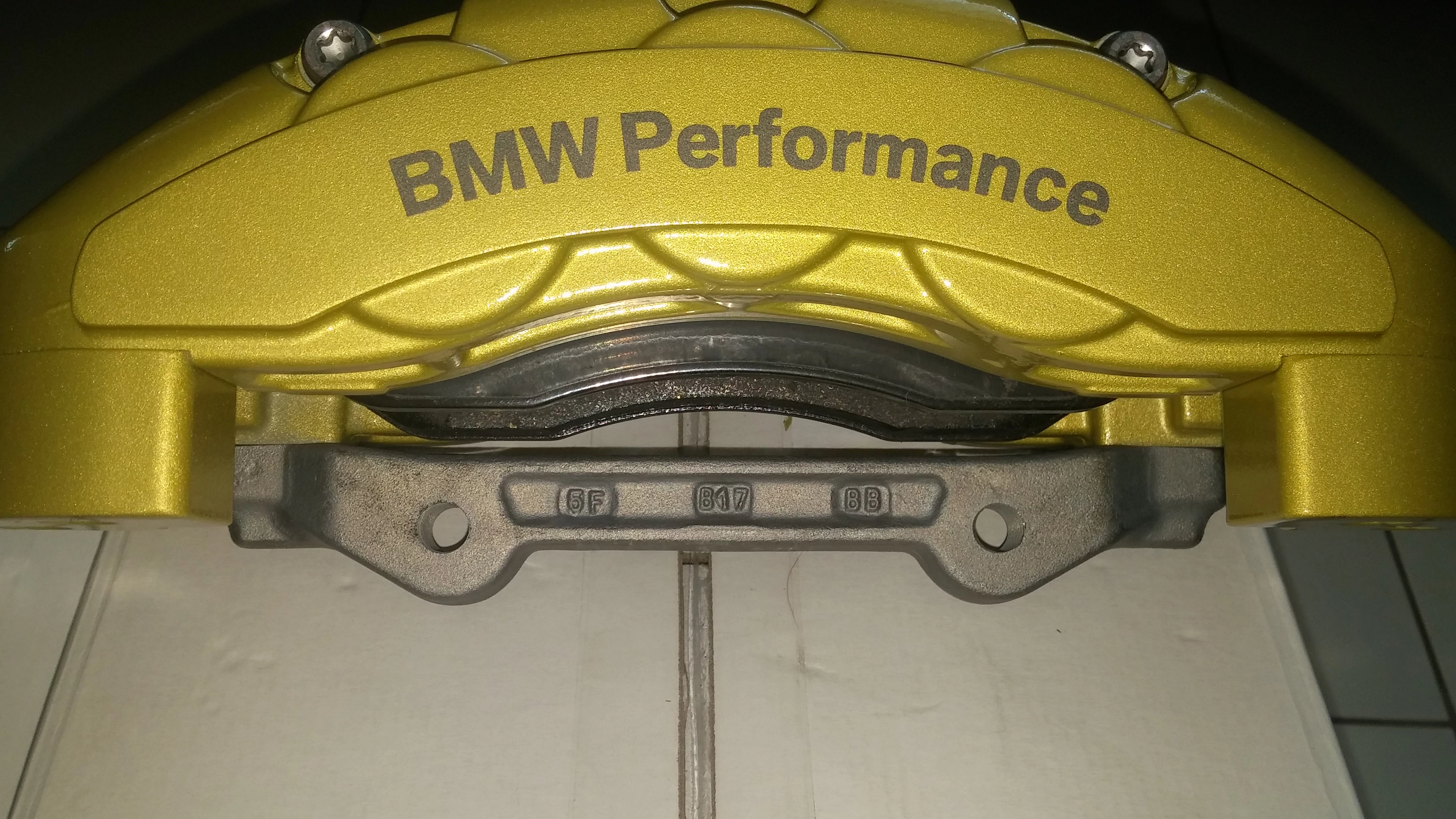 Gyári BMW Performance Brembo 6dugattyús első féknyergek párban