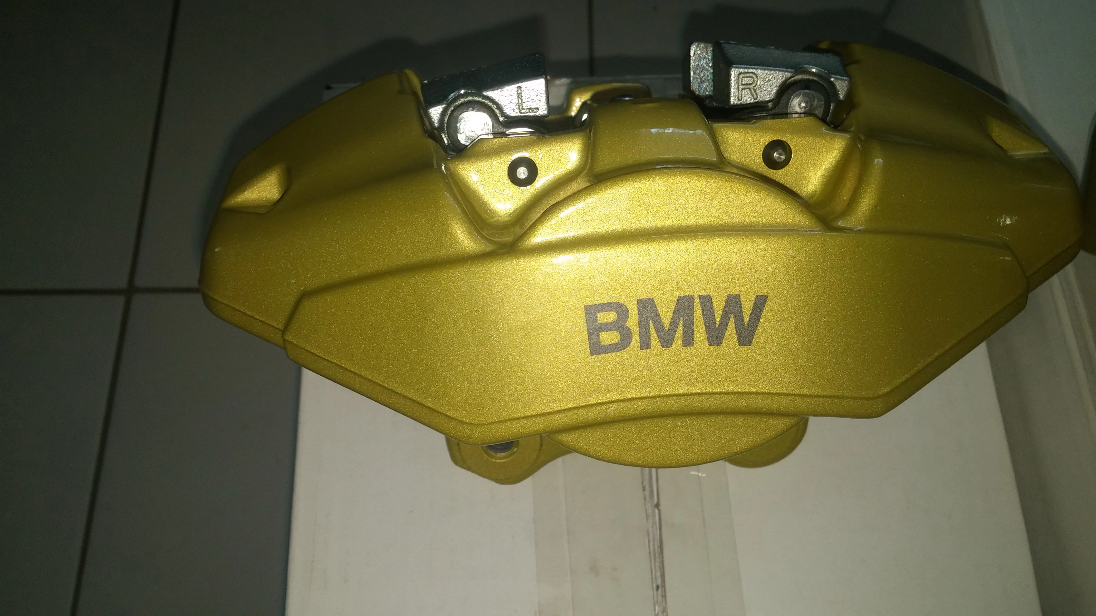 Gyári BMW Performance Brembo 2dugattyús hátsó féknyergek párban