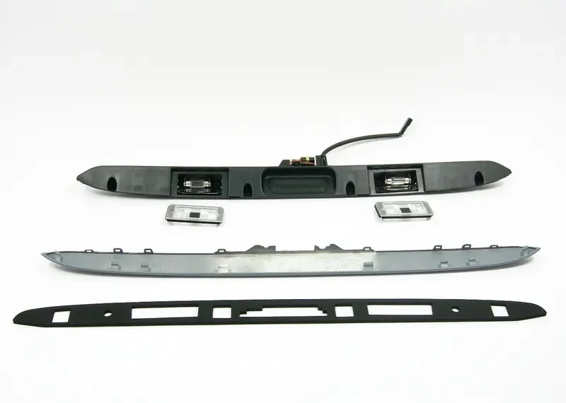 Gyári BMW E46 Coupe 1999-2003 alapozott csomagtérajtó nyitó markolat mikrokapcsolóval 51138244714