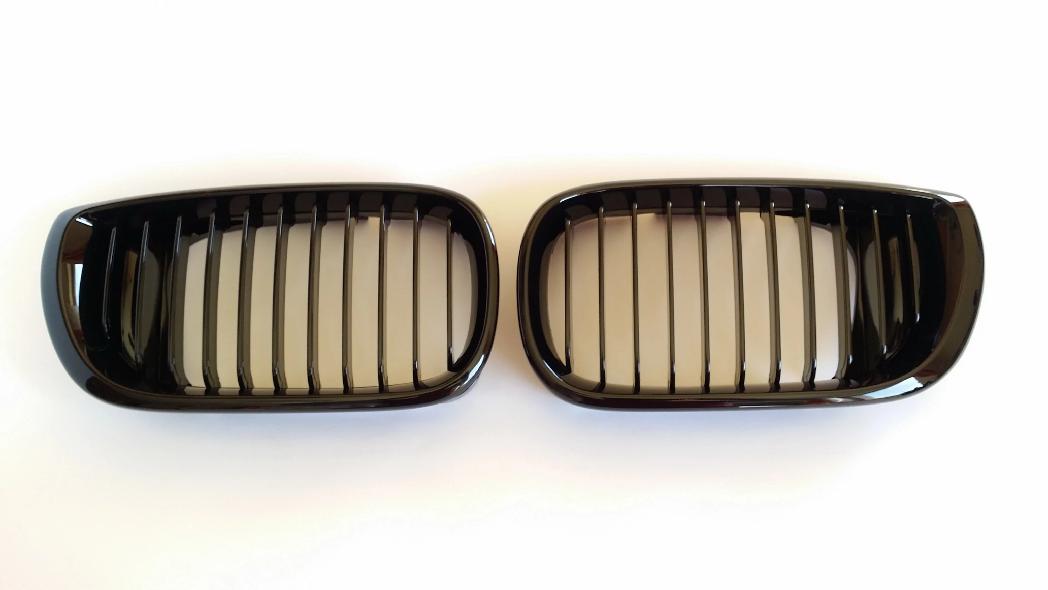 BMW E46 2002-2005 limousine touring facelift utáni lakkozott fekete vese