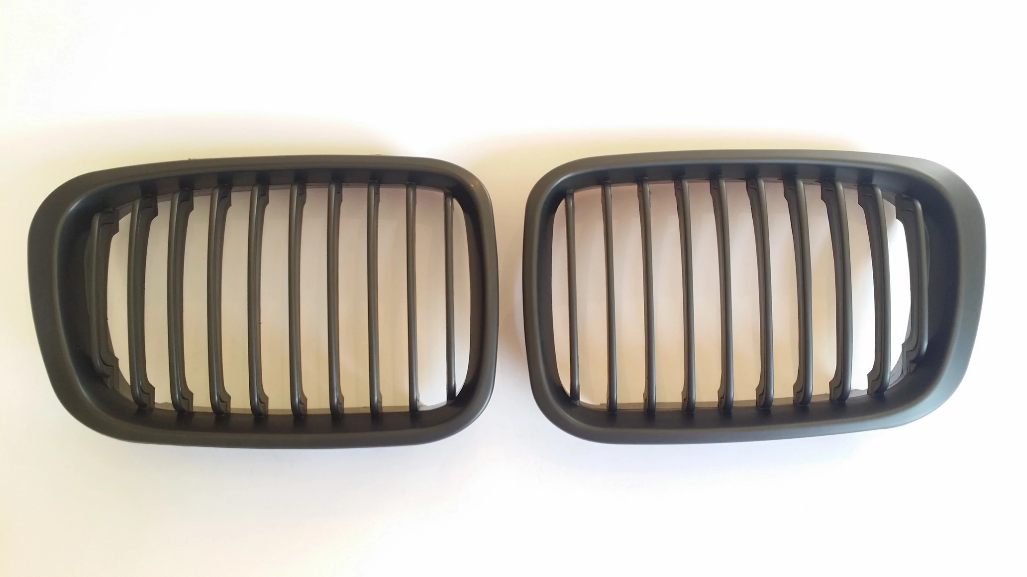 BMW E46 1998-2002 limousine touring compact facelift előtti matt fekete vese