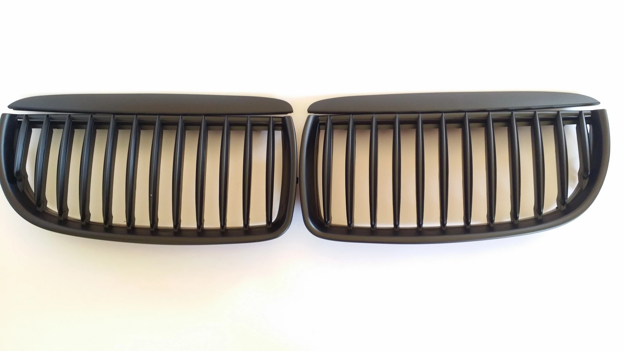 BMW E90 E91 2004-2008 limousine touring facelift előtti matt fekete vese