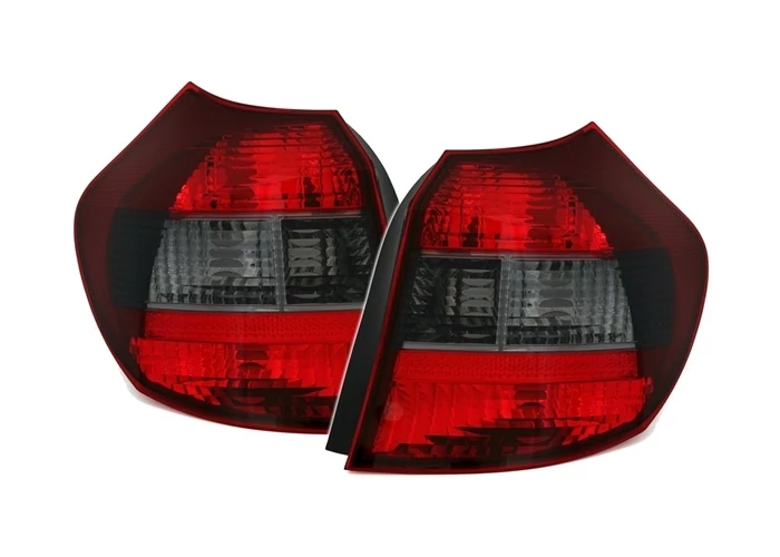 BMW E81 E87 piros fekete füst kristály burás hátsó lámpa pár