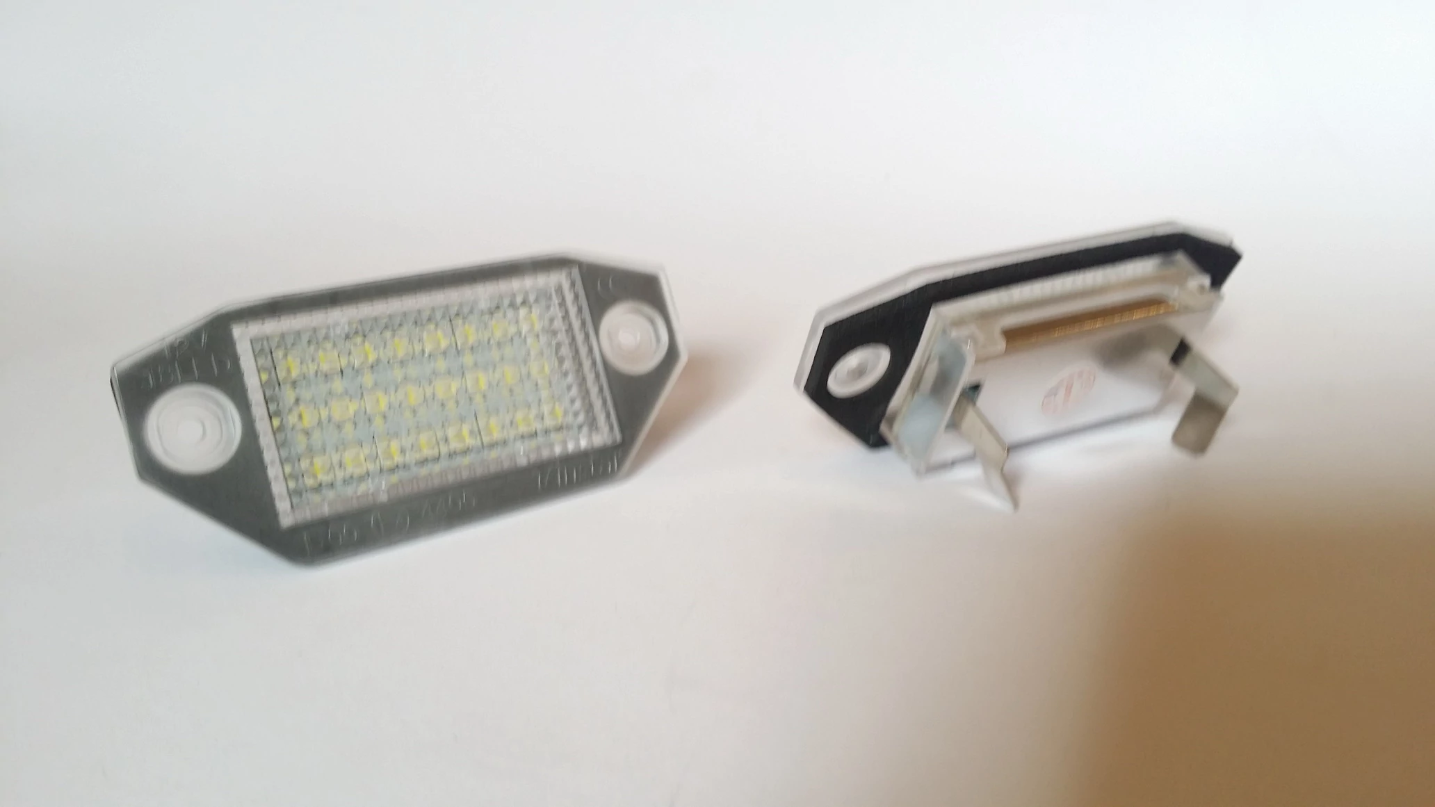 FORD Mondeo MK3 6000K fehér SMD LED rendszámtábla világítás