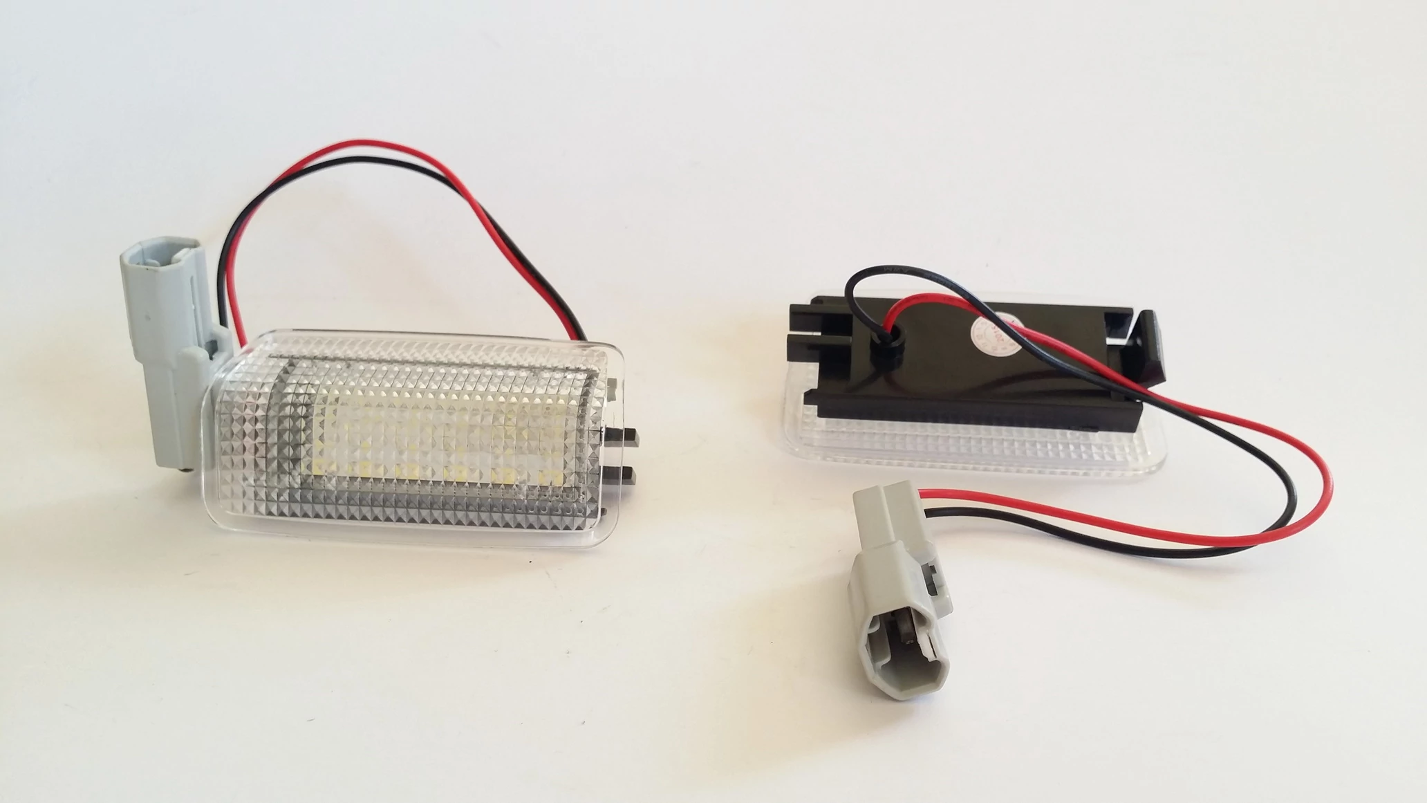Toyota fehér SMD LED kilépőfény világítás (több típushoz jó)