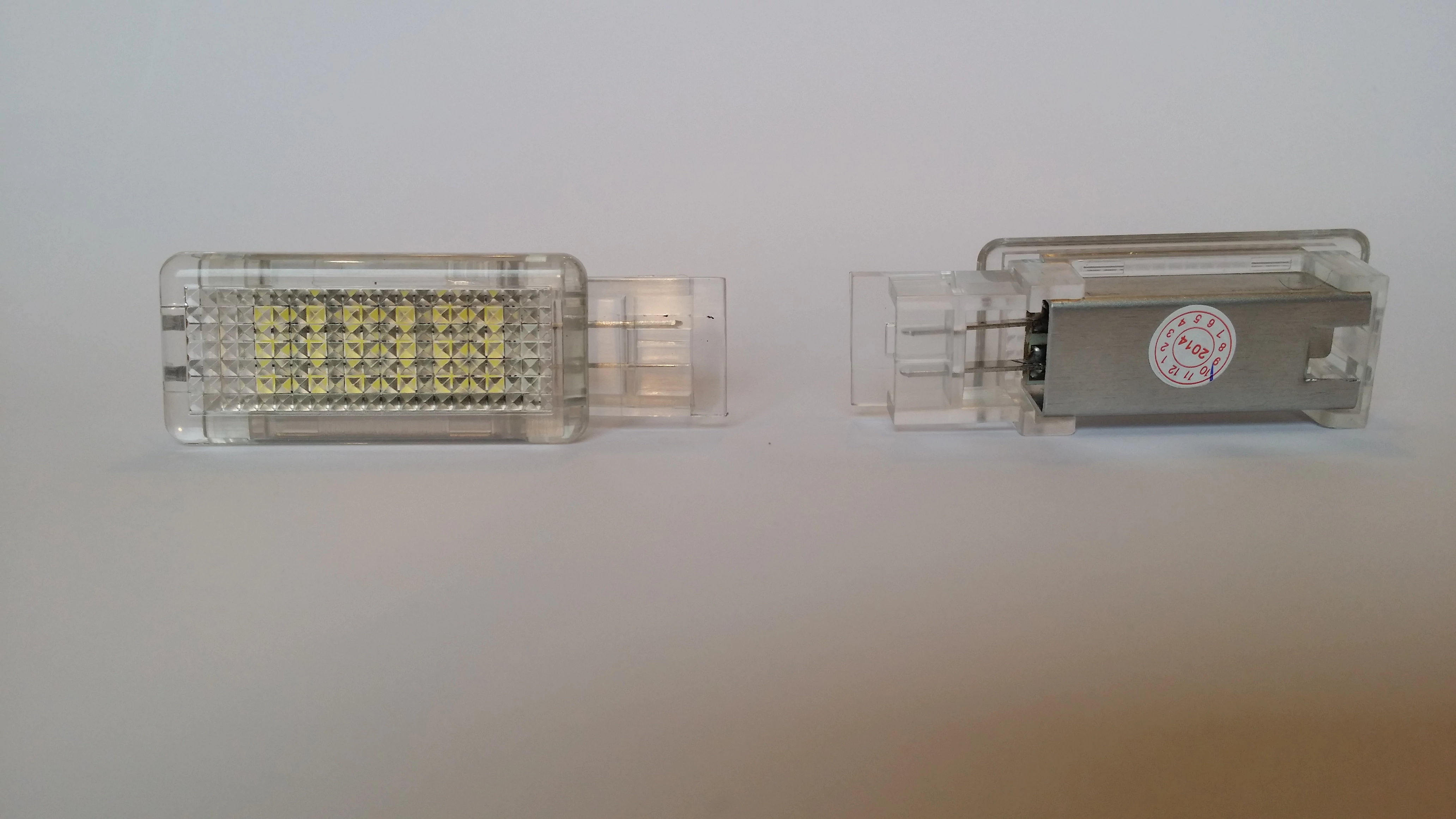 Mercedes Benz W203 SLK R171 SLR R199 CLK W209 Maybach W240 Viano W639 fehér SMD LED kilépőfény