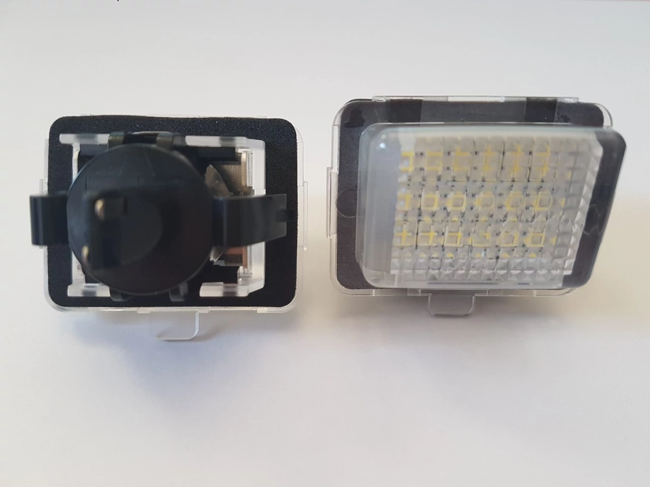 Mercedes Benz W204 W212 W216 W207 W221 fehér SMD LED rendszámtábla világítás