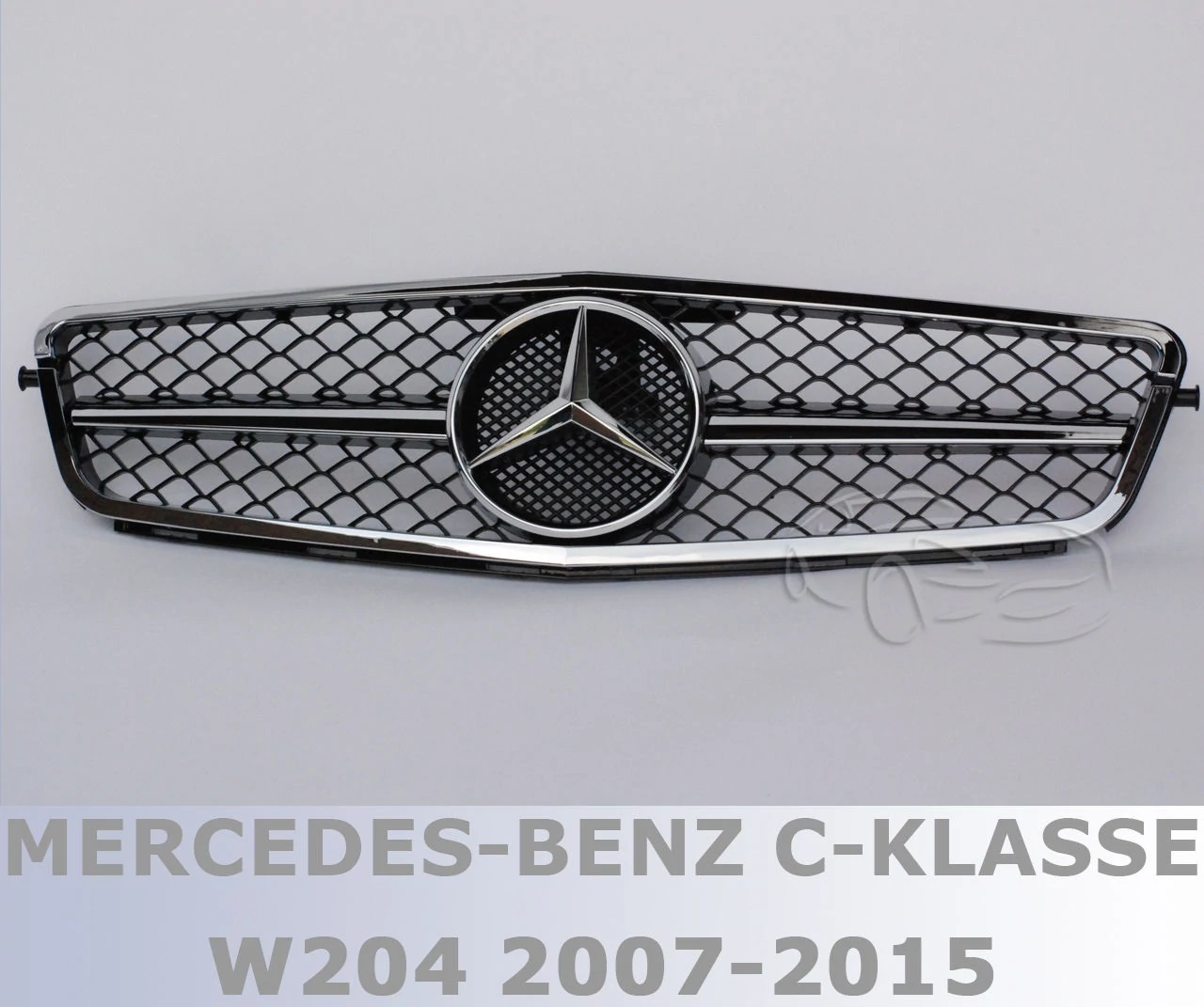 Mercedes Benz W204 króm-fekete hűtőrács C63 AMG stílusban gyári emblémával