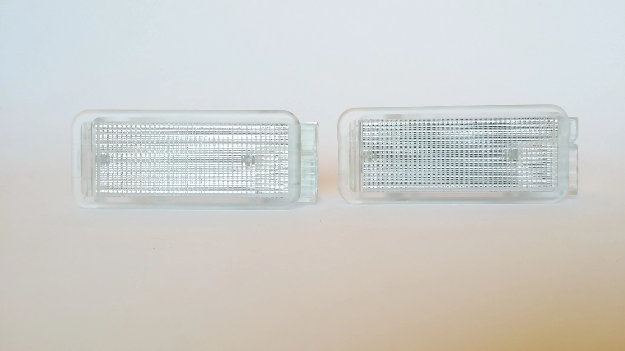 Citroen Peugeot 6000K fehér SMD LED csomagtérvilágítás, több típushoz jó