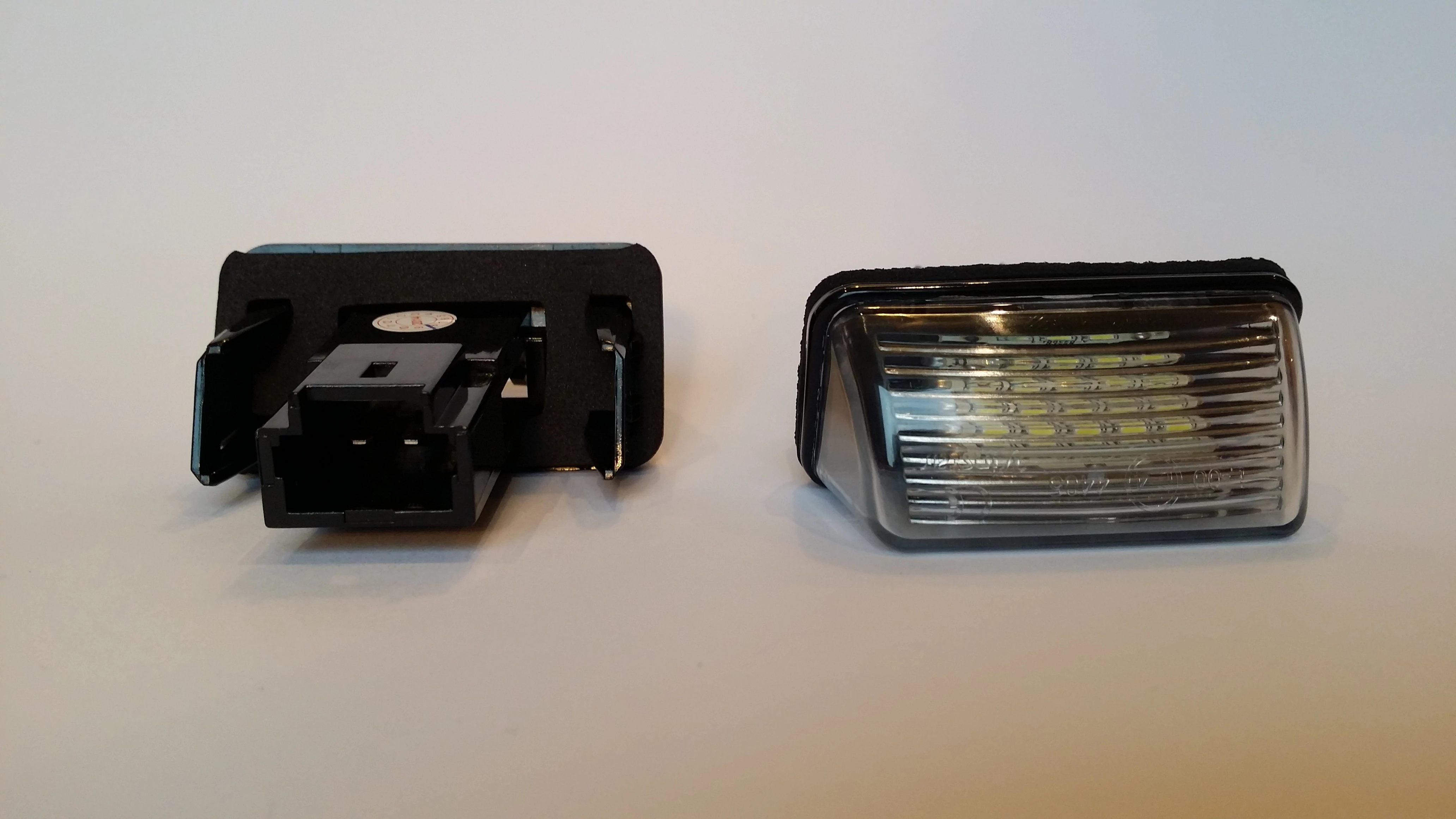 Citroen Peugeot 6000K fehér SMD LED rendszámtábla világítás, több típushoz is jó