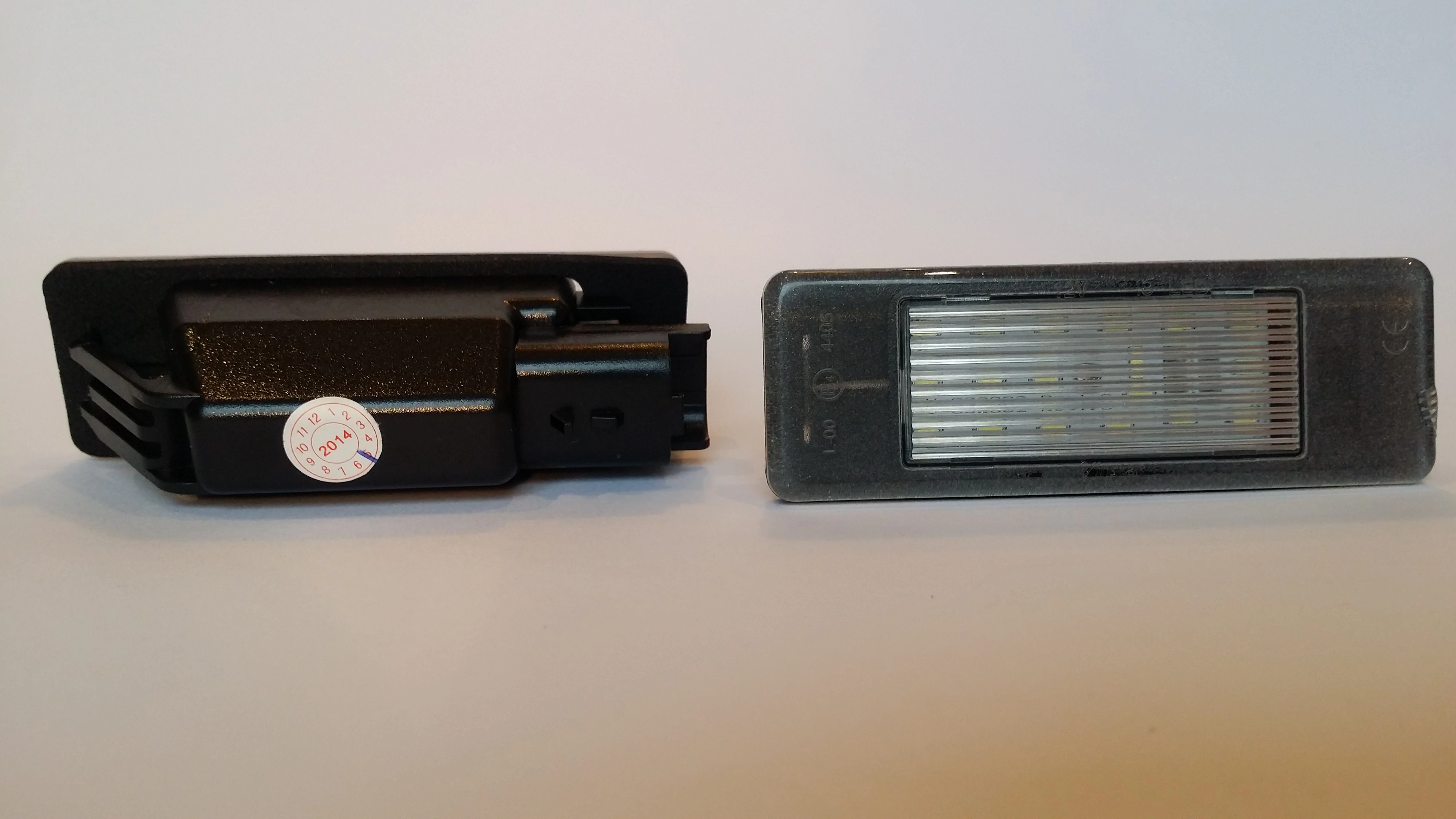 Citroen Peugeot 6000K fehér SMD LED rendszámtábla világítás, több típushoz is jó