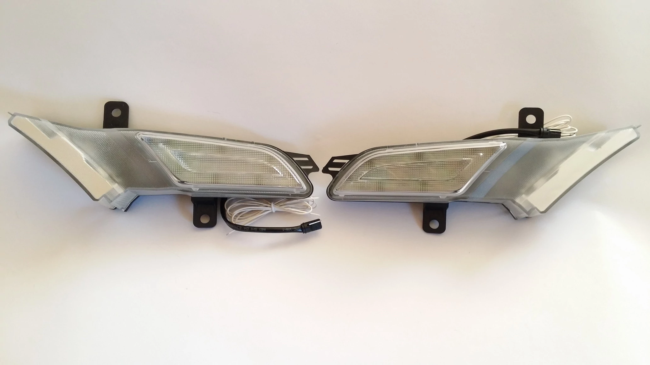 Porsche Cayenne (2010-ig) LED-es oldalindex fehér menetfény funkcióval