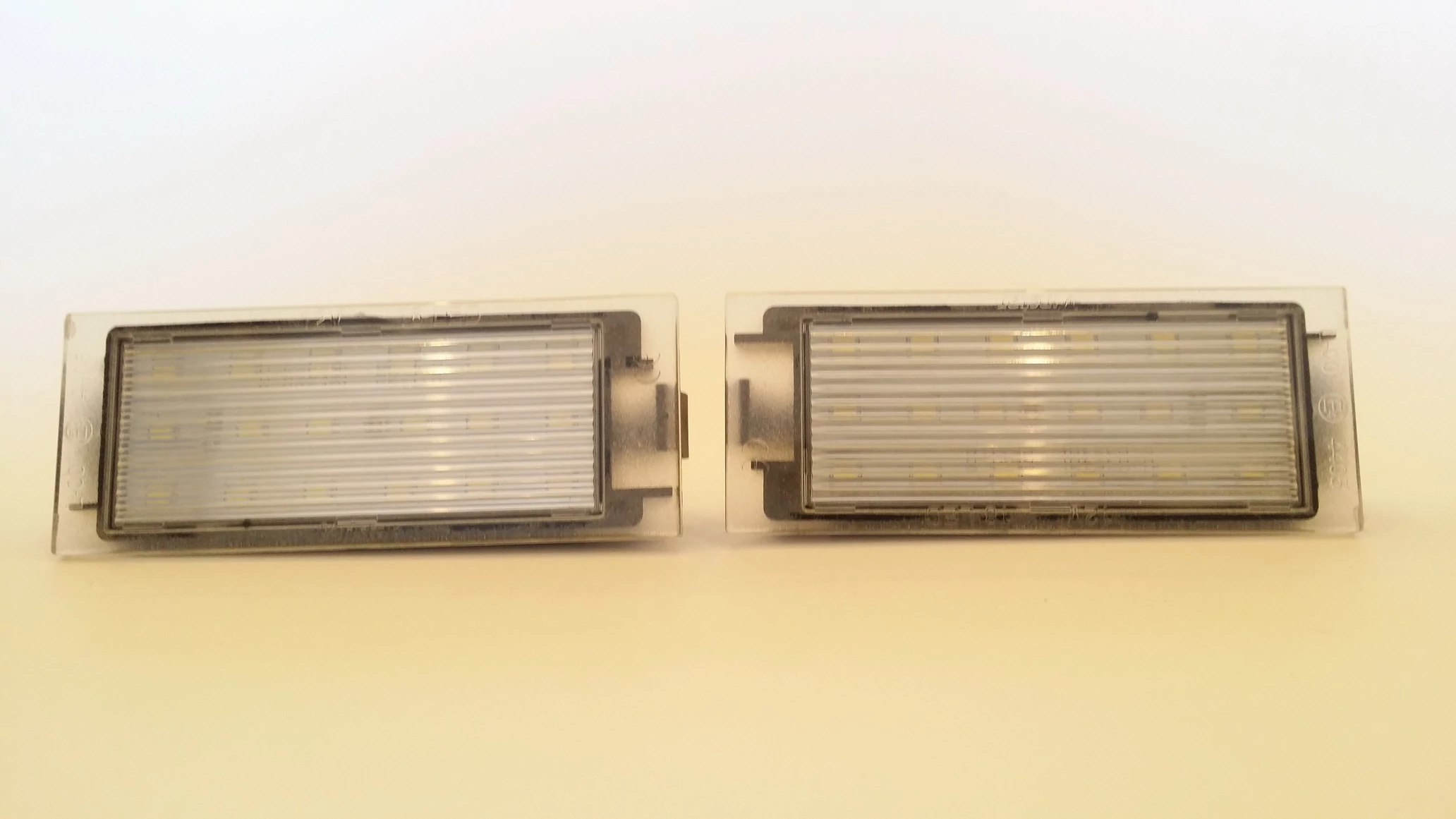 Renault Clio Laguna Master Megane Twingo Velsatis fehér SMD LED rendszámtábla világítás