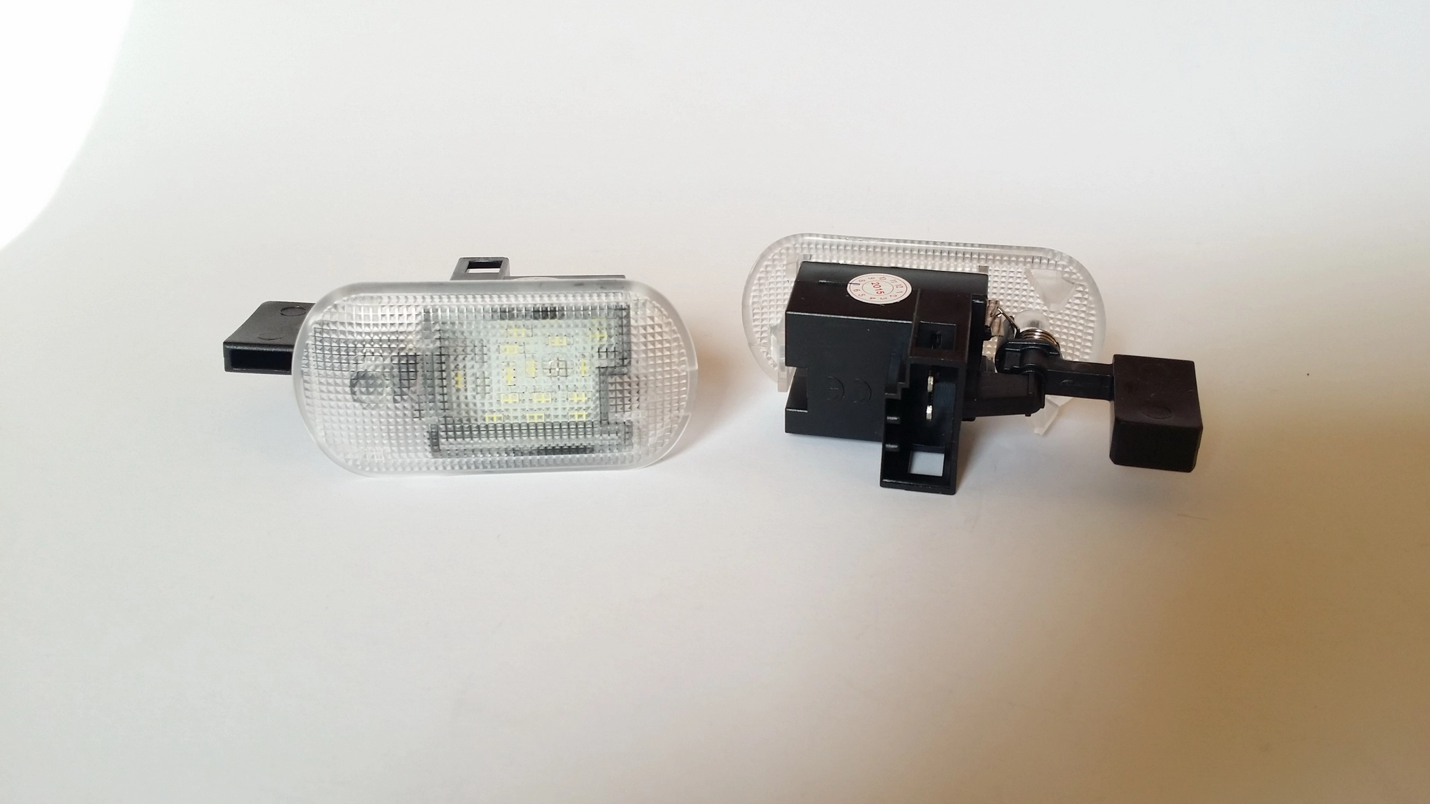 VW Skoda fehér SMD LED kesztyűtartó világítás, több típushoz jó (db ár)